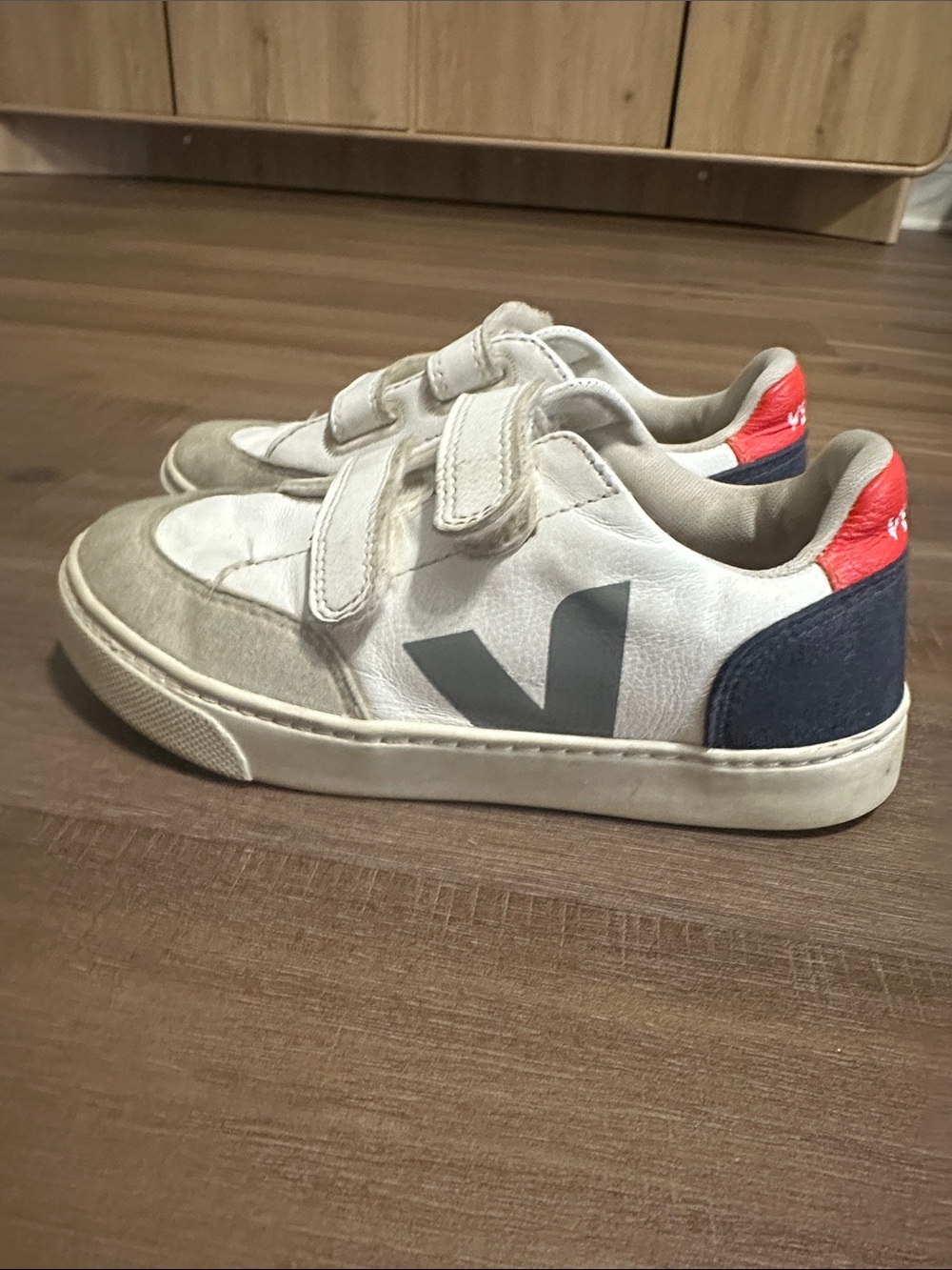 The Veja Kids Small V-12 Velcro sneakers